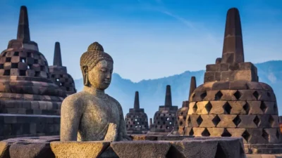 Menjelajahi Keajaiban Candi Borobudur