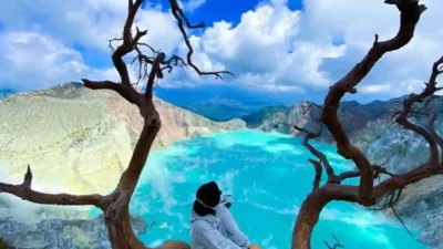 Wisata di Indonesia yang Mendunia: Fenomena di Kawah Ijen