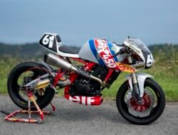Modifikasi Royal Enfield Guerrilla 450 Jadi Motor Balap Retro