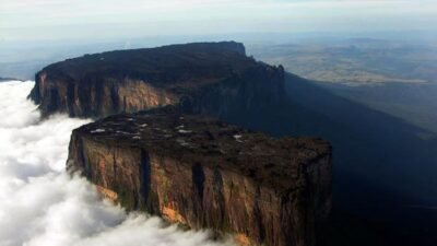 Gunung Roraima Venezuela Keajaiban Alam di Perbatasan Guyana Brasil dan Venezuela