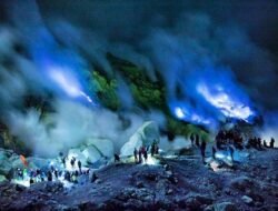 Kawah Ijen Pesona Blue Fire Alam Vulkanik dan Pendakian Dini Hari