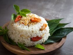 Resep Nasi Liwet Rice Cooker yang Pulen dan Gurih, Mudah untuk Menu Harian