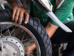 Hindari Kesalahan Saat Menggunakan Semir Ban Motor agar Tidak Bikin Celaka